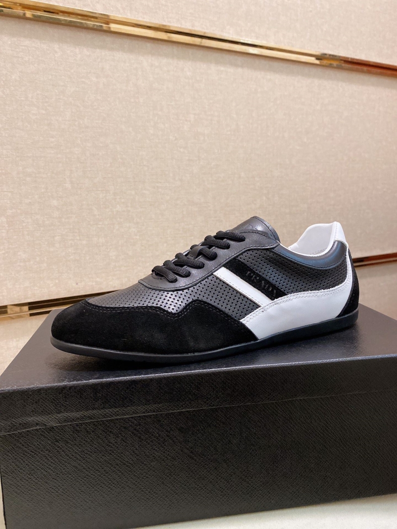 Pra*a casual shoes